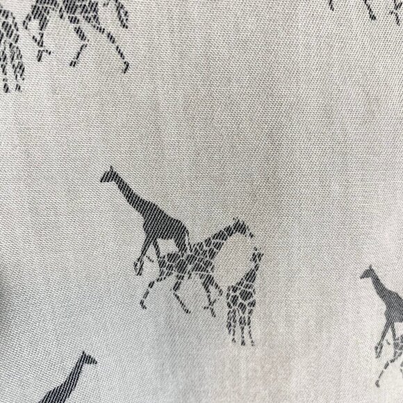 Jane and Delancey giraffe print long sleeve collared button down shirt top - Picture 4 of 9